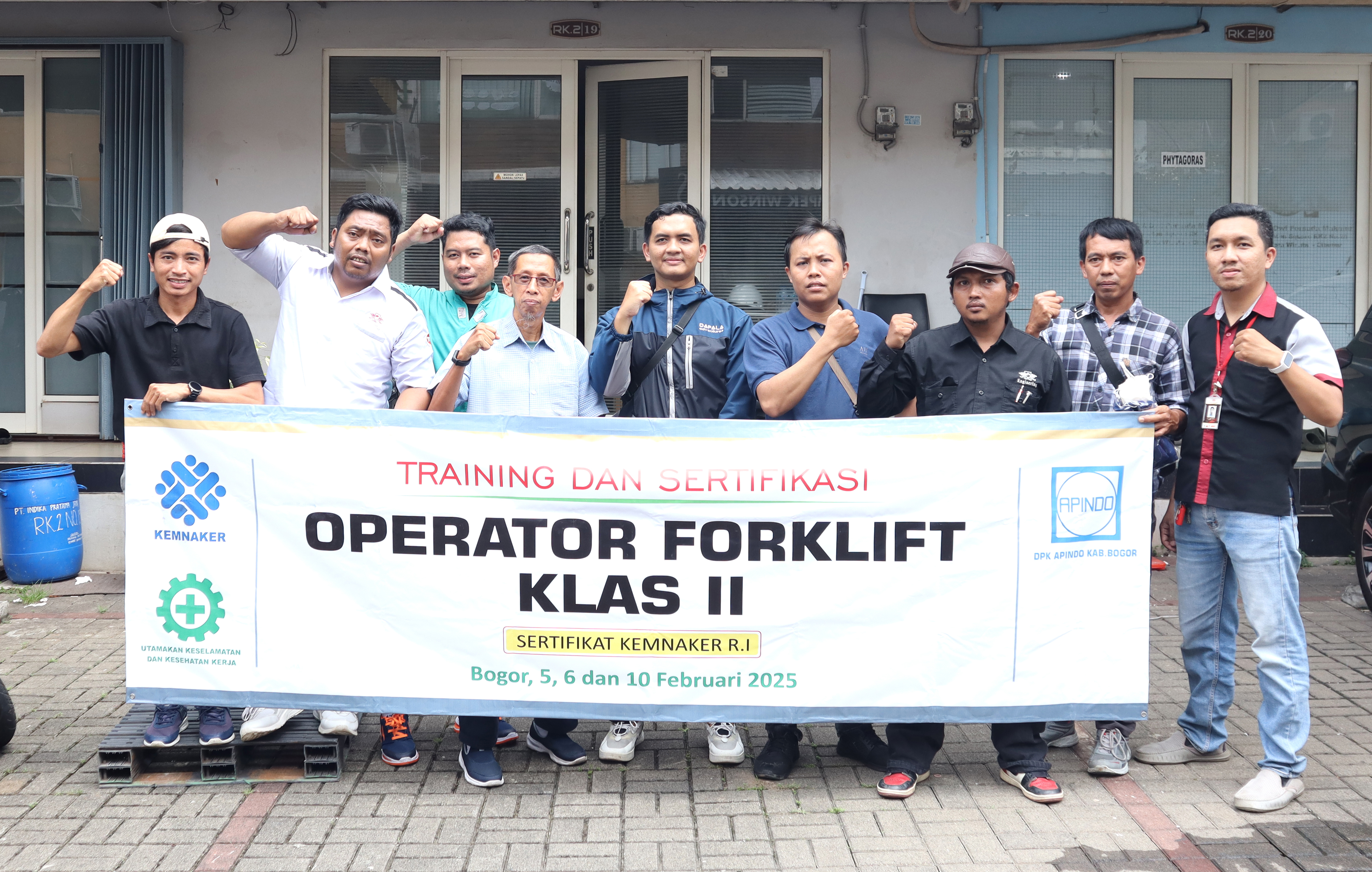 Training dan Sertifikasi Operator Forklift Klas II. Kota Wisata, Cibubur, 3, 5, dan 6 Februari 2025